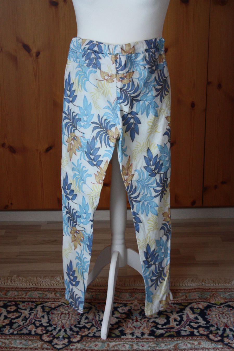 Hosen: Sommer Hose weiss - bunt Gr. L – Gebraucht aus Flüelen von Diversicum-Textil 3