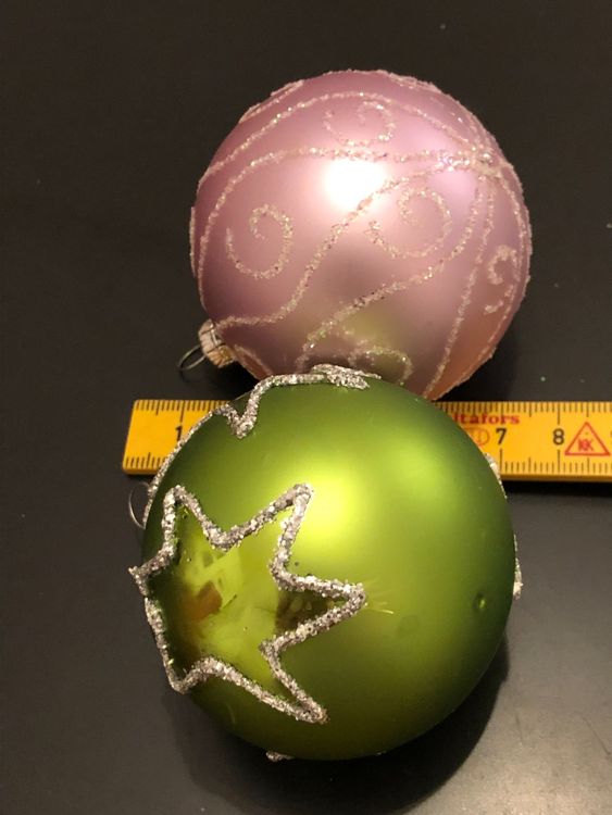 Duo Weihnachtskugeln mit Glitzer, grün + rosa Kaufen auf Ricardo
