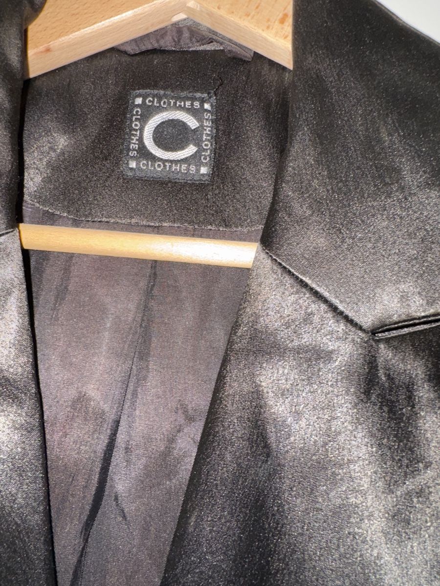 Jacken: Elegante Satinblaser - Top Zustand! – Gebraucht aus Gersau von Second-Hand-Shop 1