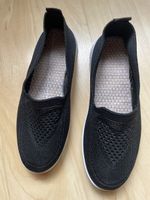 Schwarze Slip-On Schuhe Grösse 36 Bequem und Leicht