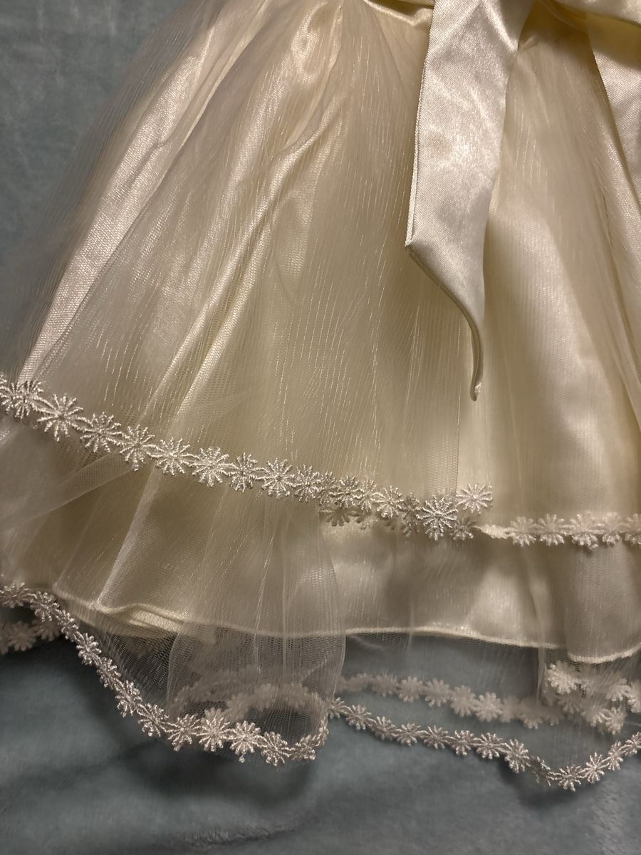 Vestiti & Gonne: Baby wedding dress – Usato da Confignon venduto da Second_Hand_Ch 4