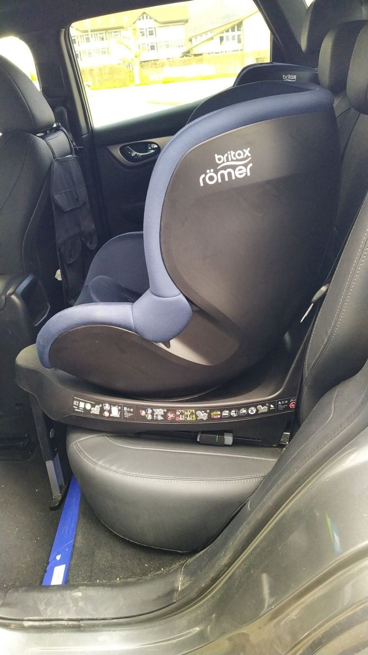 Britax Römer Seggiolini per auto: Britax Römer Dualfix M Plus – Usato da Kappel SO venduto da teiger83 2