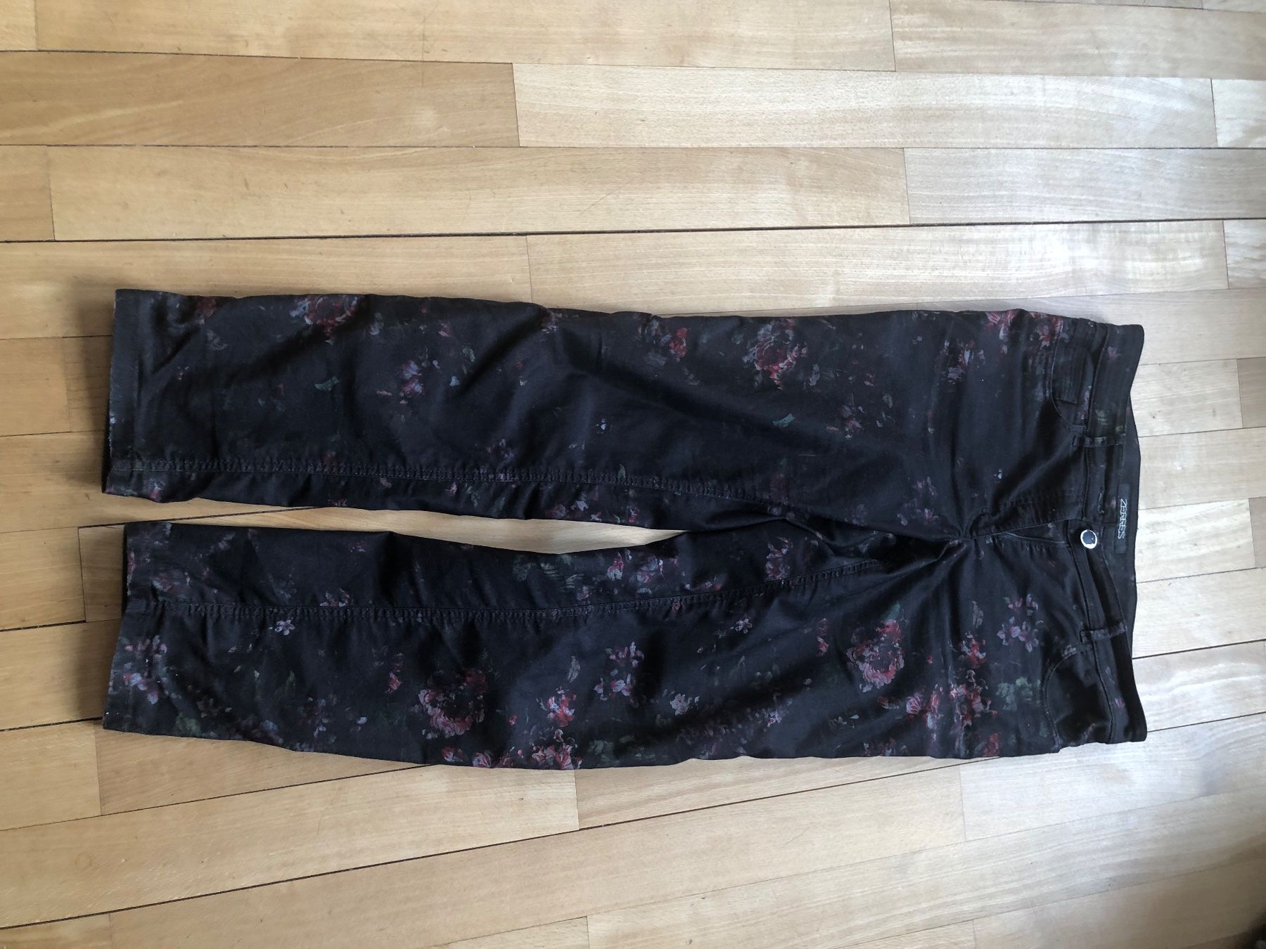 Pantaloni: Hose Zerres mit Rosenmuster, 42 – Usato da Hinwil venduto da dadalina76