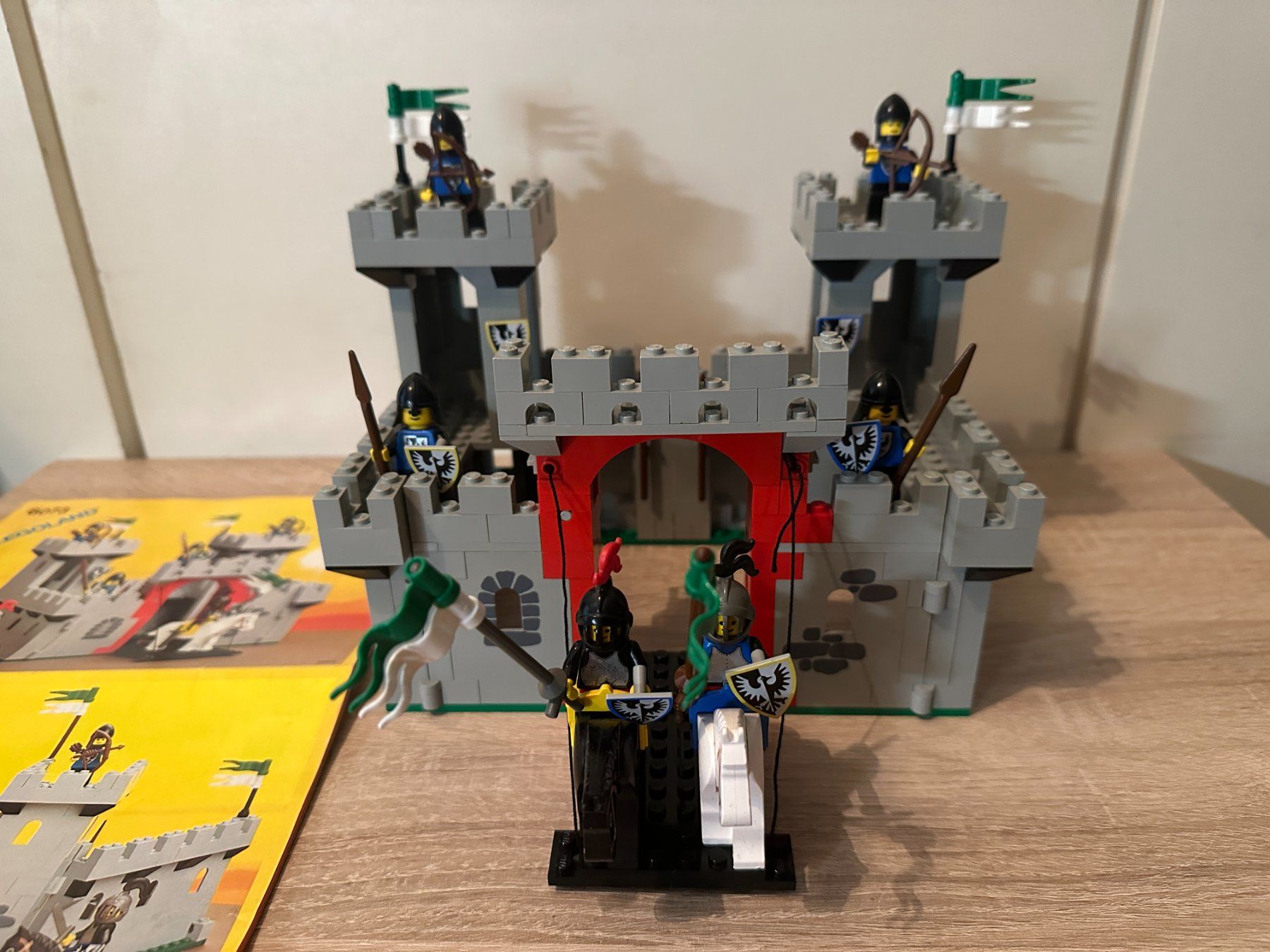 Legoland Kit di costruzioni: LEGO Ritter 6073 Knight's Castle – Usato da Basel venduto da Don-Angel 4