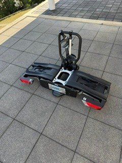 Thule Barres de toit: Thule EasyFold XT 2 porte vélos attelage – D'occasion à Vicques par JU_2824