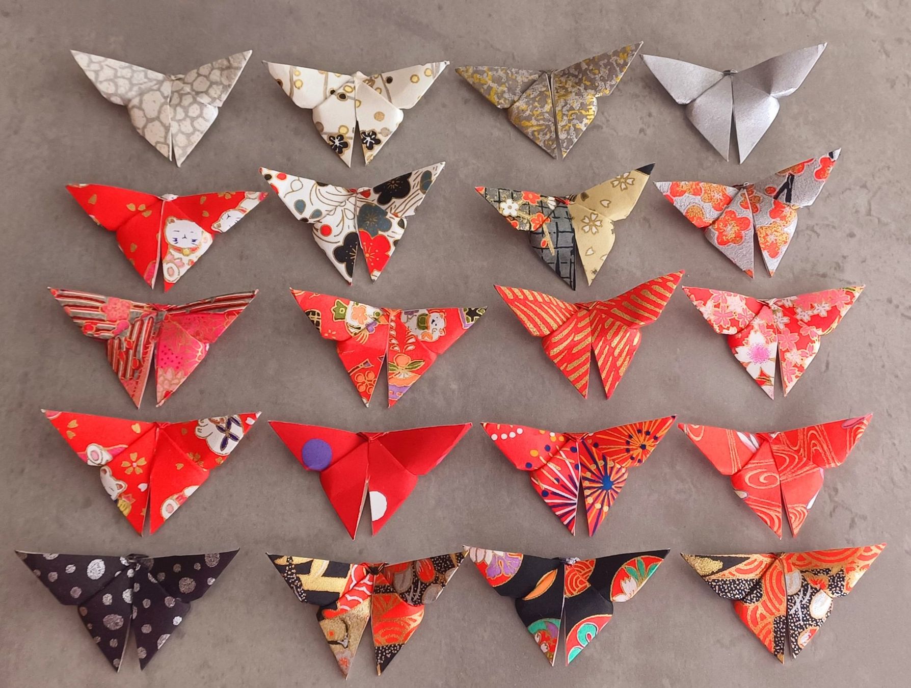 Tutte le decorazioni: 20 Origami Schmetterlinge - rot gold silber – Nuovo e nell'imballaggio originale da Zürich venduto da brifo64