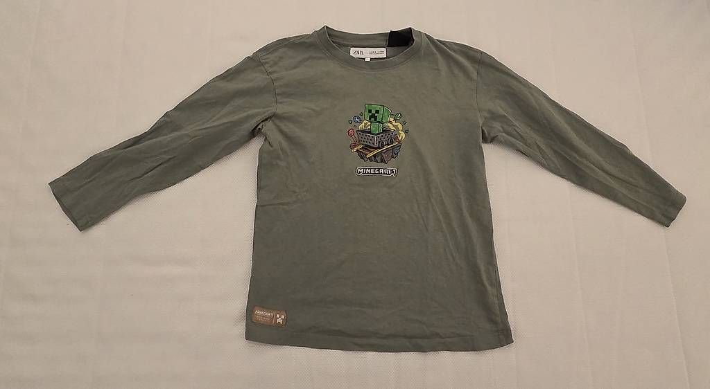 Hemden, T-Shirts & Polos: Langarm T-Shirts Gr. 140 cm – Gebraucht aus MUTTENZ von cod_8p5k