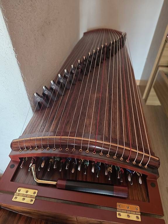 Strumenti musicali: Guzheng – Usato da Pont-de-la Morge venduto da jpp01