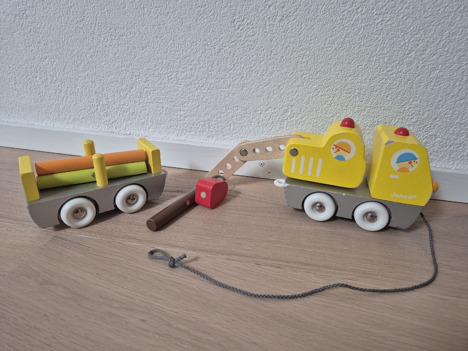 Giocattoli: Kranlastwagen aus Holz – Usato da Humlikon venduto da Holly8 1