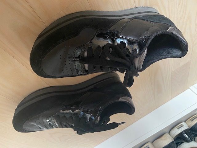 Hogan Damenschuhe: Hogan Sneaker Schwarz Lackleder Gr. 39 – Gebraucht aus Winterthur von damoiselles 3