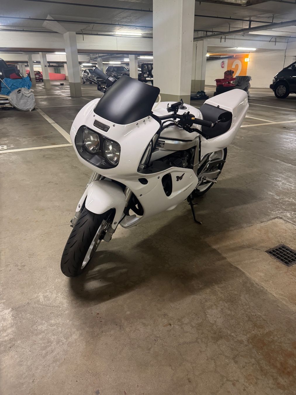 Suzuki Strada: SUZUKI GSX-R 750 – Usato da zürich venduto da Patrik1122 2