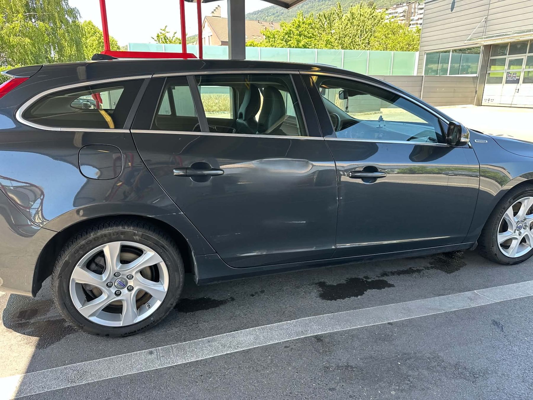 Automobili: VOLVO V60D6 pluge in hybride  – Usato da Hauterive NE venduto da ghu_cn6d 5