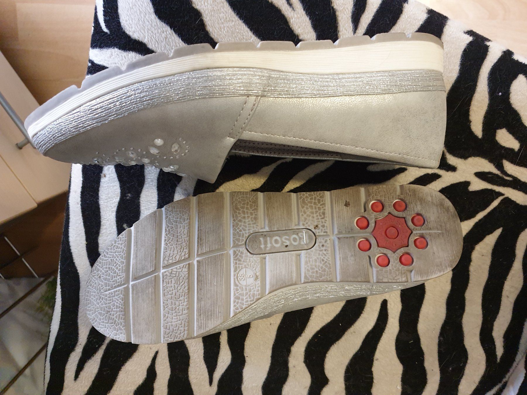 Damenschuhe: Silberne gosoft Schuhe Gr. 38 – Gebraucht aus Rheineck von Jmurmeli 1