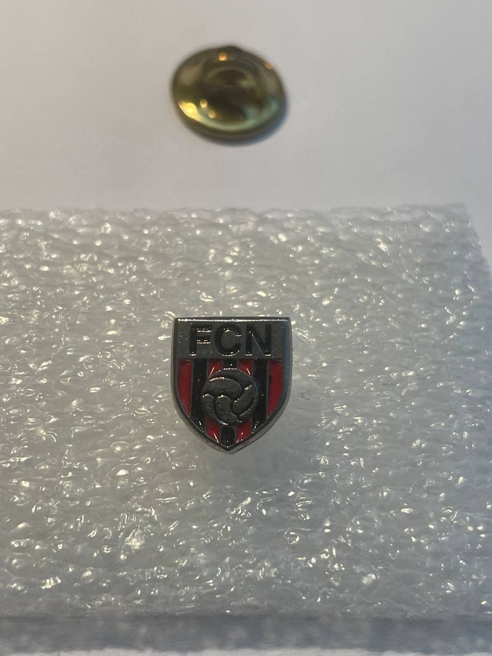 Placchette & Badge: 159. Pin - FC Nordstern Basel – Usato da Luzern venduto da Irek 1