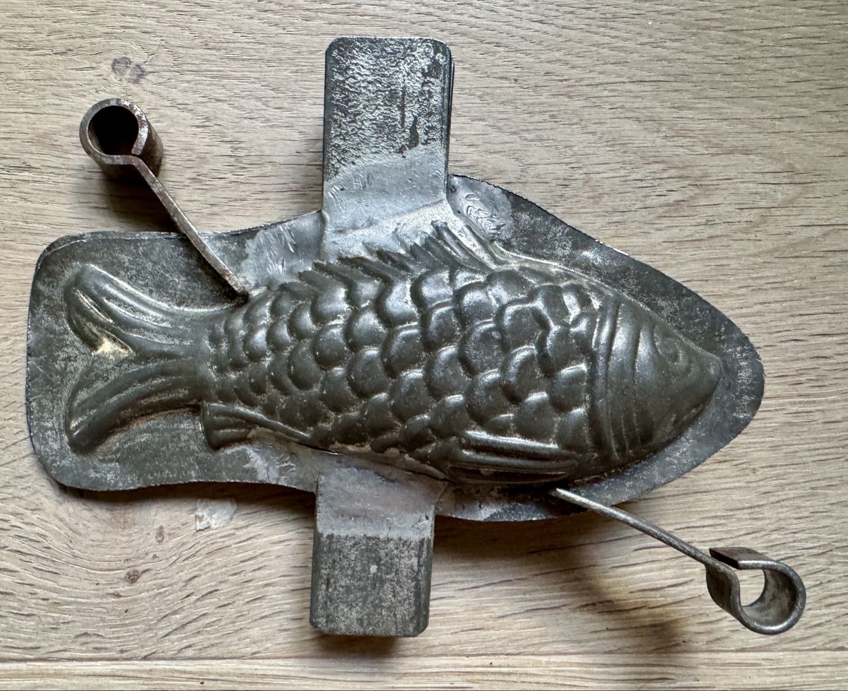 Teglie da forno: Alte Schoggiform Giessform Fisch antike Schokoladenform – Usato da Rothrist venduto da Luckywinner 2
