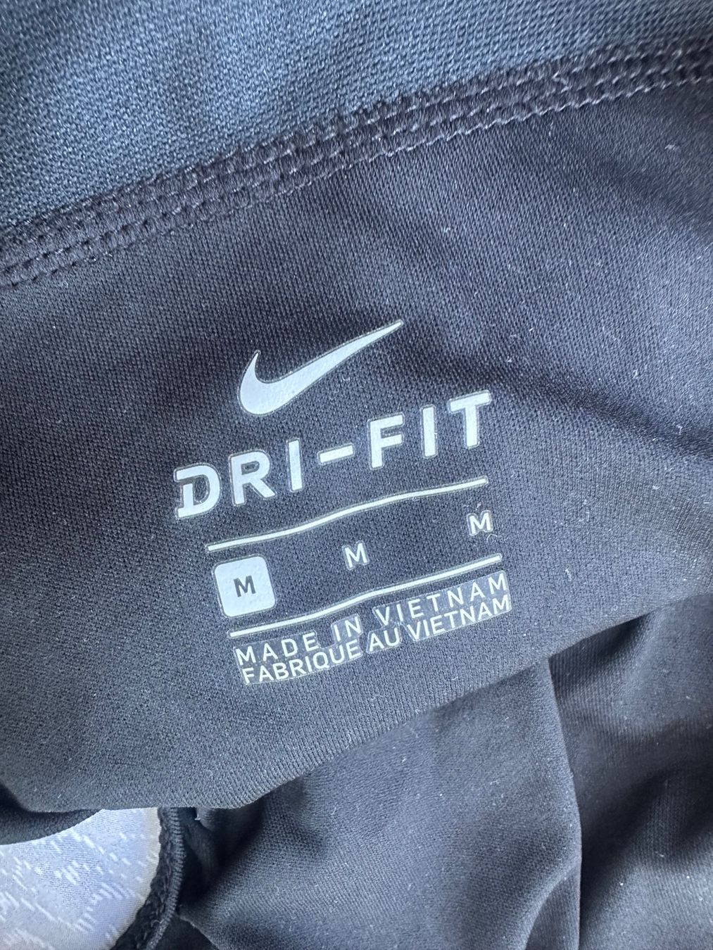 Nike Hosen: Nike Shorts schwarz – Gebraucht aus Zürich von ong8 6