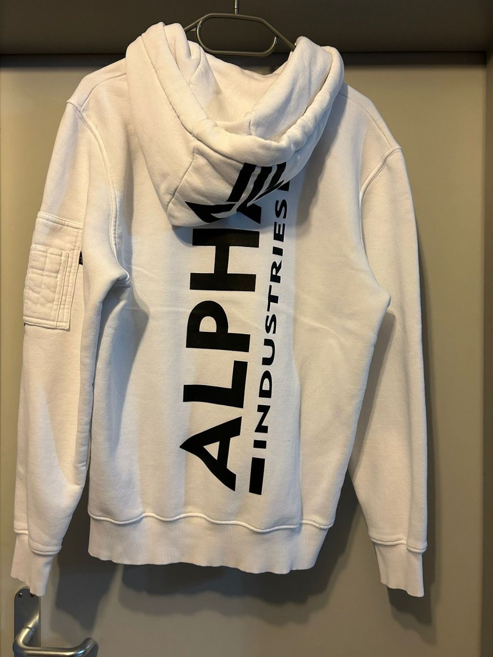 Pullover & Sweatshirts: ALPHA INDUSTRIES Pullover in Weiss – Gebraucht aus Oberurnen von simgug 2
