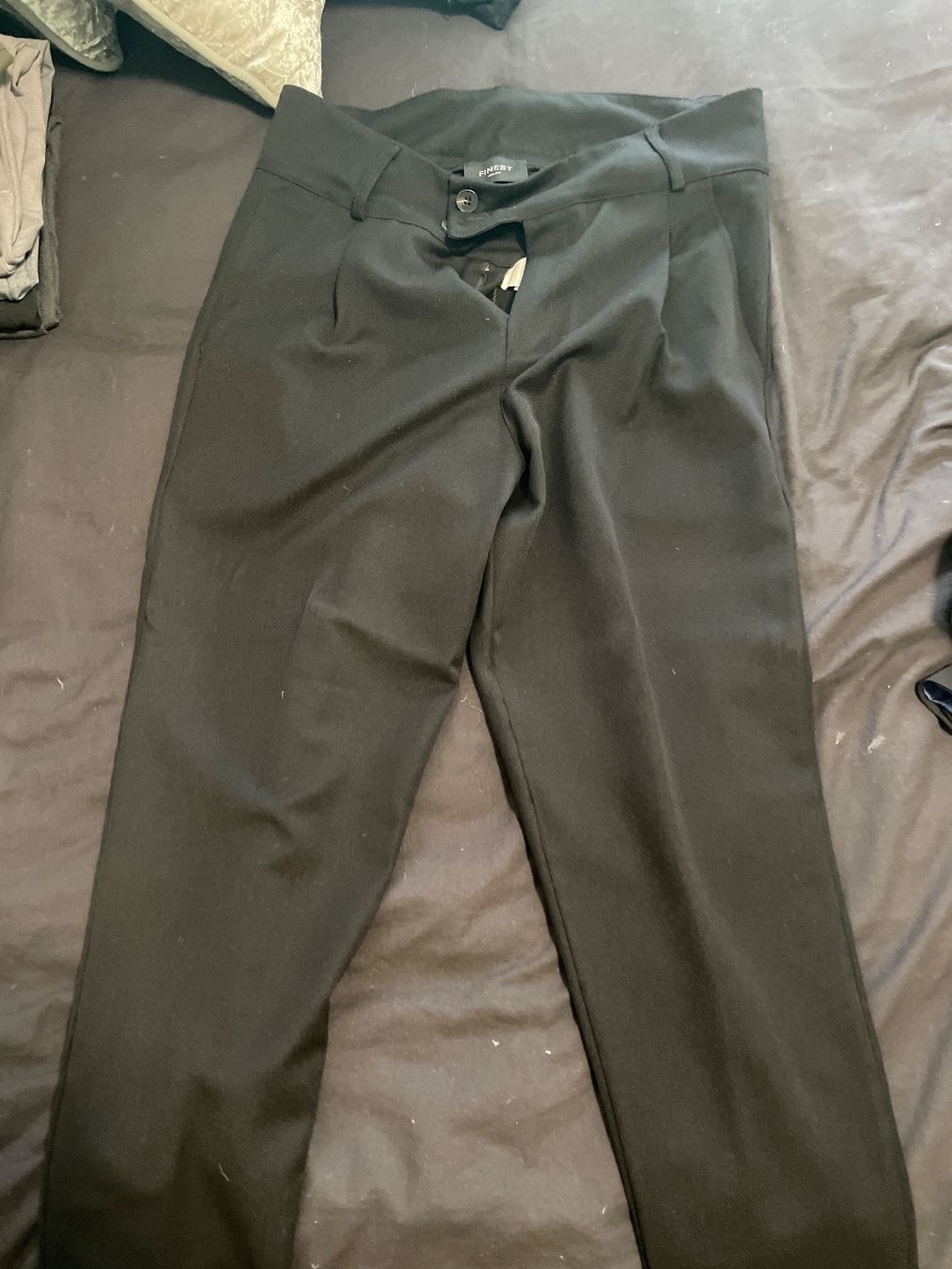 Pantaloni: Pantalone nero finest – Usato da Riva San Vitale venduto da dan_5r87