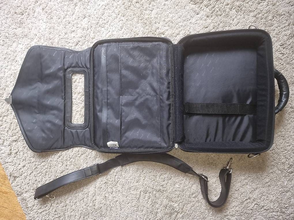 Borse: Hochwertige Laptop Ledertasche – Usato da Horgen venduto da Nautilus_87 2