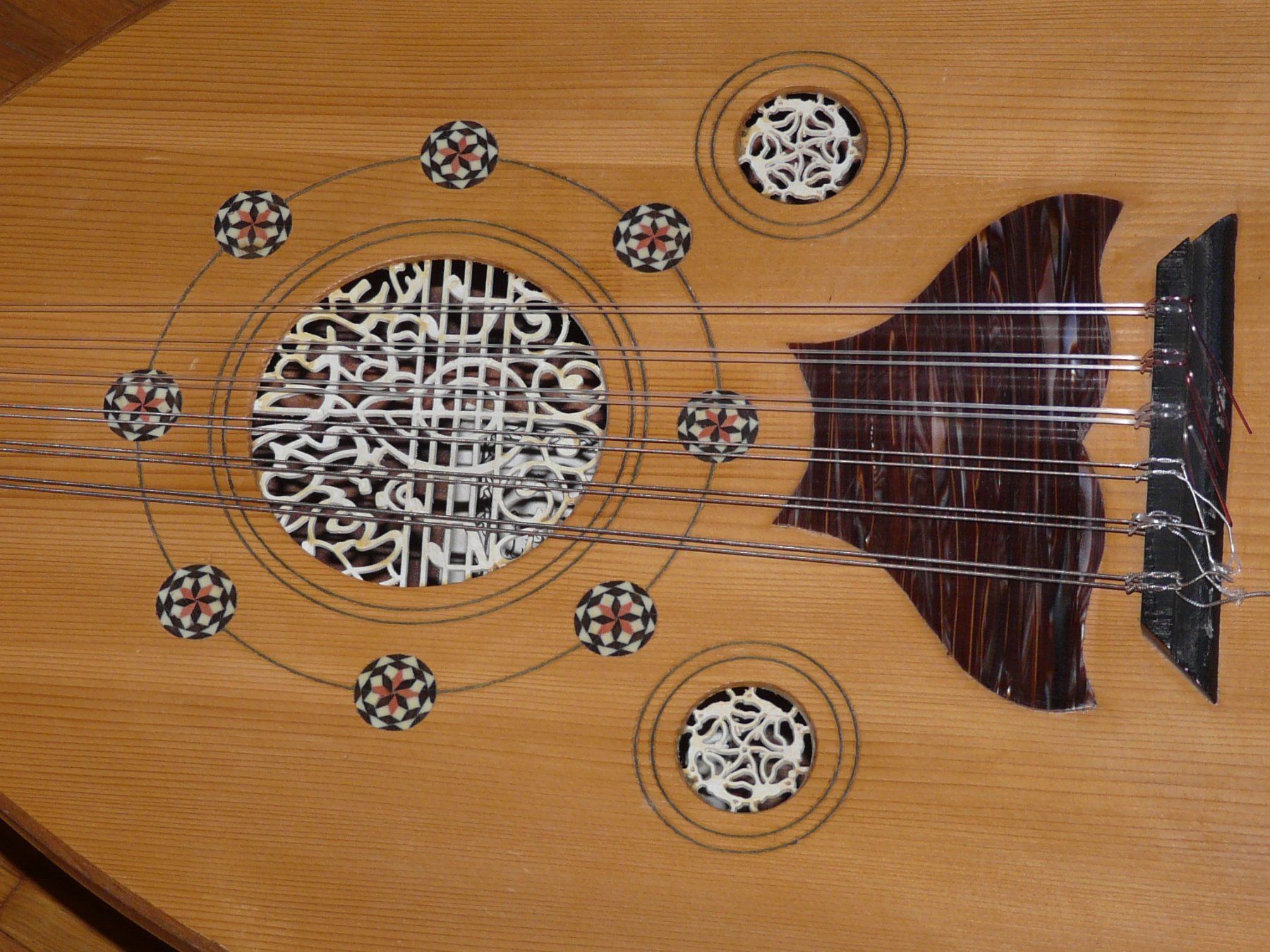 Strumenti musicali: OUD Ali Khalifeh and Sons – Usato da Cadenazzo venduto da Clarico 1