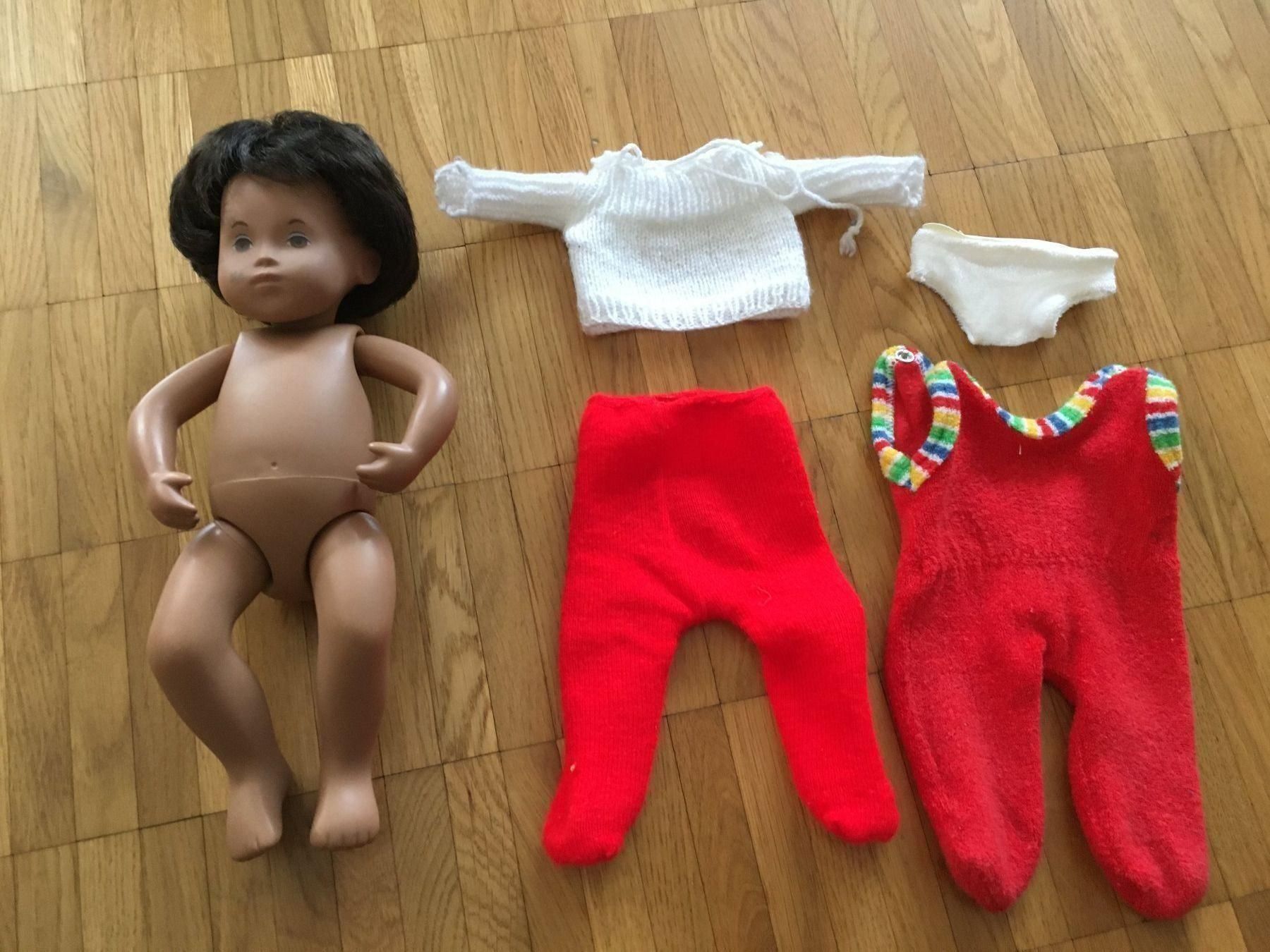 Supreme Puppen: Sasha Puppe Baby inkl. Kleider – Gebraucht aus Winterthur von Quilterin