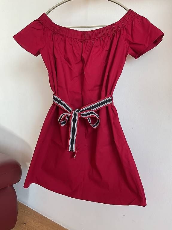 Robes: Robe d’été – Neuf (Voir description) à Neuchâtel par sta_7qfy
