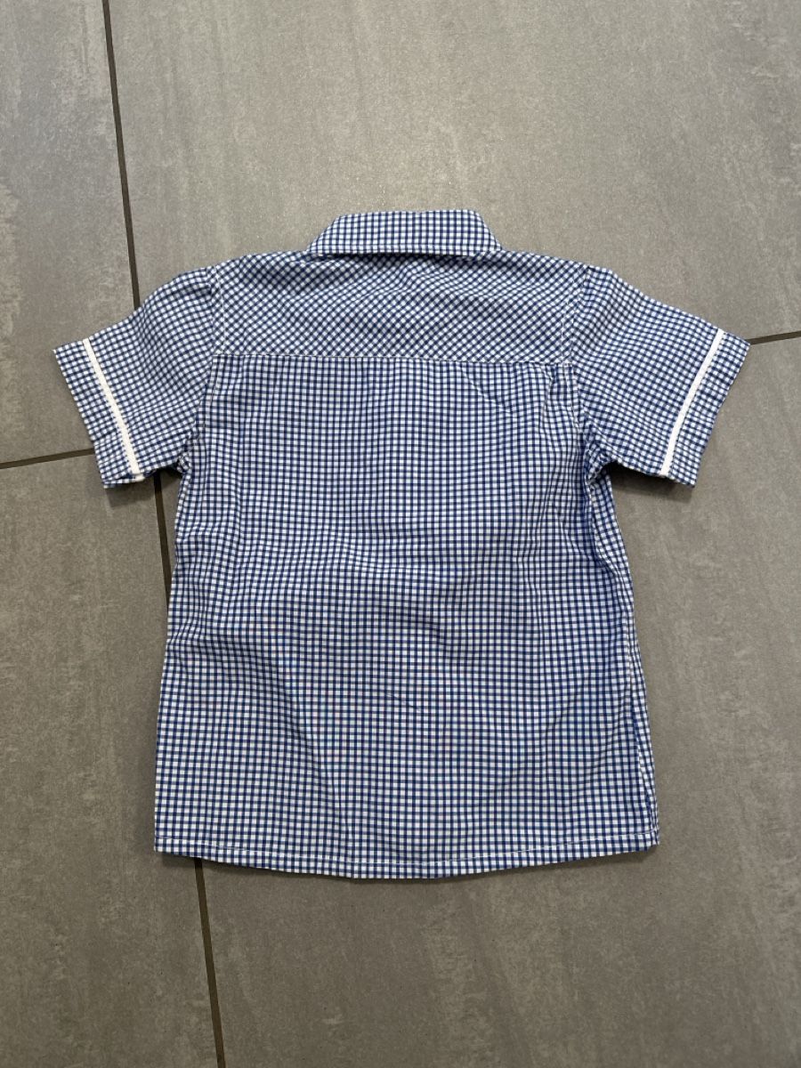 Camicie, T-shirt & Polo: Kurzarm Hemd Gr.104 – Usato da Pratteln venduto da Nala78 1