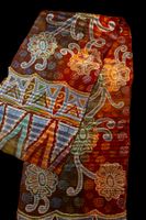 Batik Tulis auf strukturierter Seide