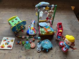 Diverse Kleinkinderspielzeuge