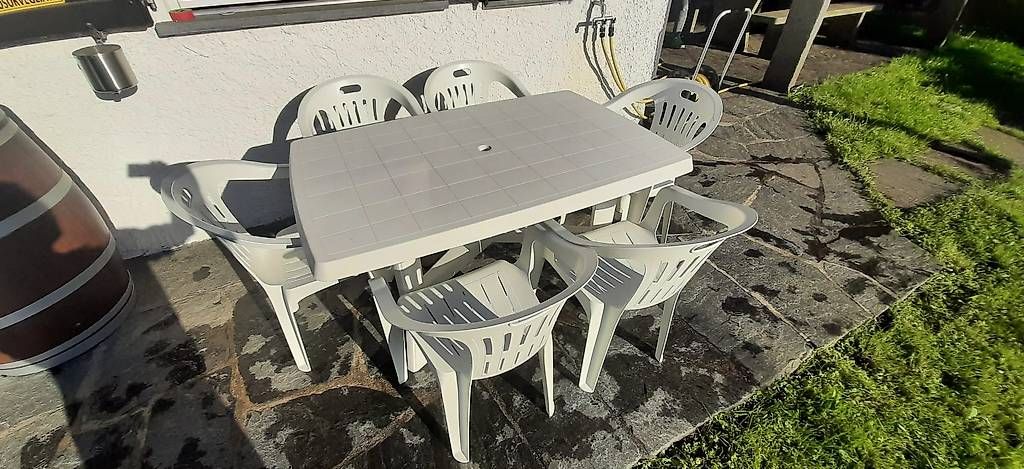 Set di tavolo e panche: Tavolo e sedie da giardino – Usato da S. Antonino venduto da Leano77 1