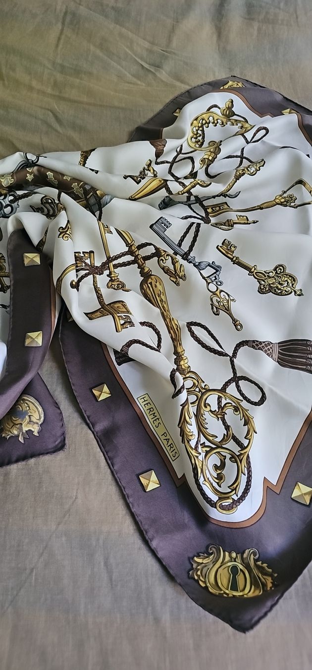 Hermès Foulard & Sciarpe: Schal HERMES – Nuovo e nell'imballaggio originale da Effretikon venduto da rinuom01 3