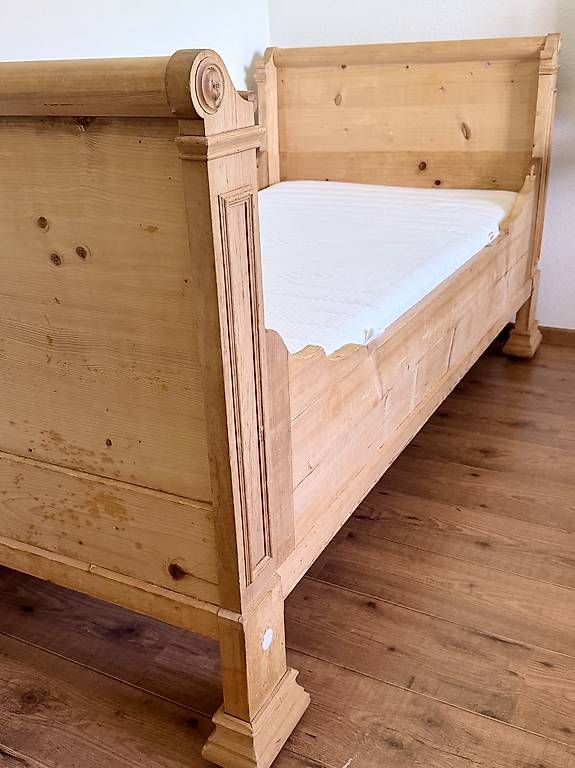 Letti: Nostalgisches Massivholzbett  restauriert – Usato da Schwanden GL venduto da Nitramch