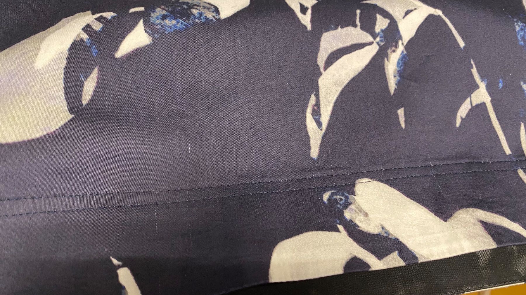 Vestiti: Sommerkleid Dunkelblau mit Blättermuster – Usato da Starrkirch-Wil venduto da sclupain 4