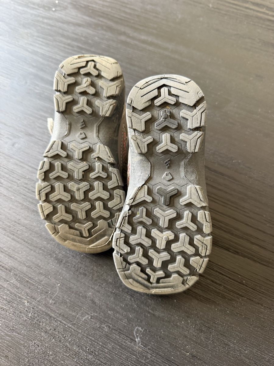 Scarpe per ragazzi: Chaussure enfant Quechua – Usato da Neuchatel venduto da frp_ncm6 3