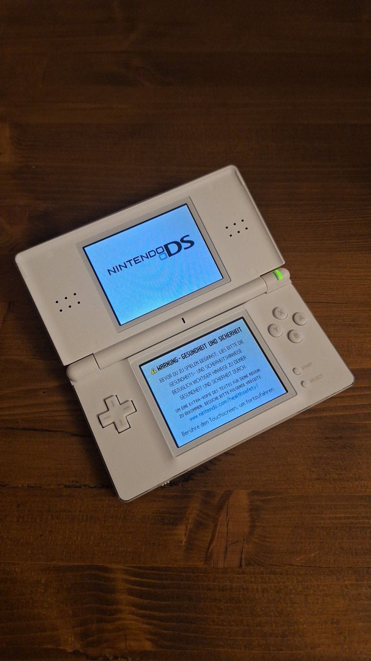 Nintendo Konsolen: Nintendo DS Lite Weiss – Gebraucht aus Bachenbülach von 4player4 1