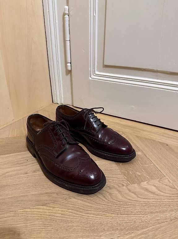 Crockett & Jones Scarpe da uomo: Crockett & Jones Pembroke Brogue – Usato da Basel venduto da Portfolio7