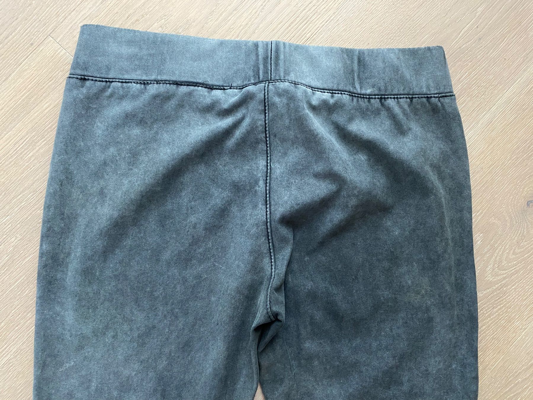 Hosen: Neuwertige dunkelgraue Freizeithose dehnbar Grösse M – Gebraucht aus Winkel von Flyhy2020 6