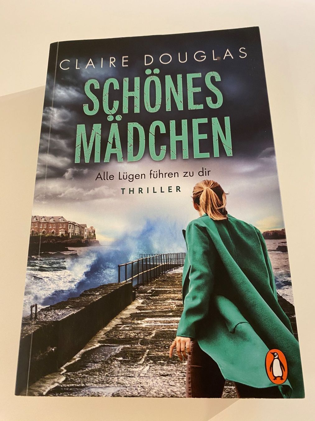 Libri: Schönes Mädchen - Claire Douglas – Nuovo (secondo la descrizione) da Biberstein venduto da Miana2