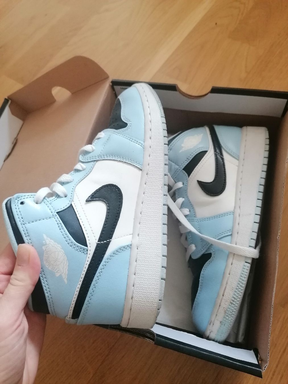 Jordan Scarpe per ragazzi: Nike Air Jordan – Usato da Sempach venduto da .1SecondBrands.