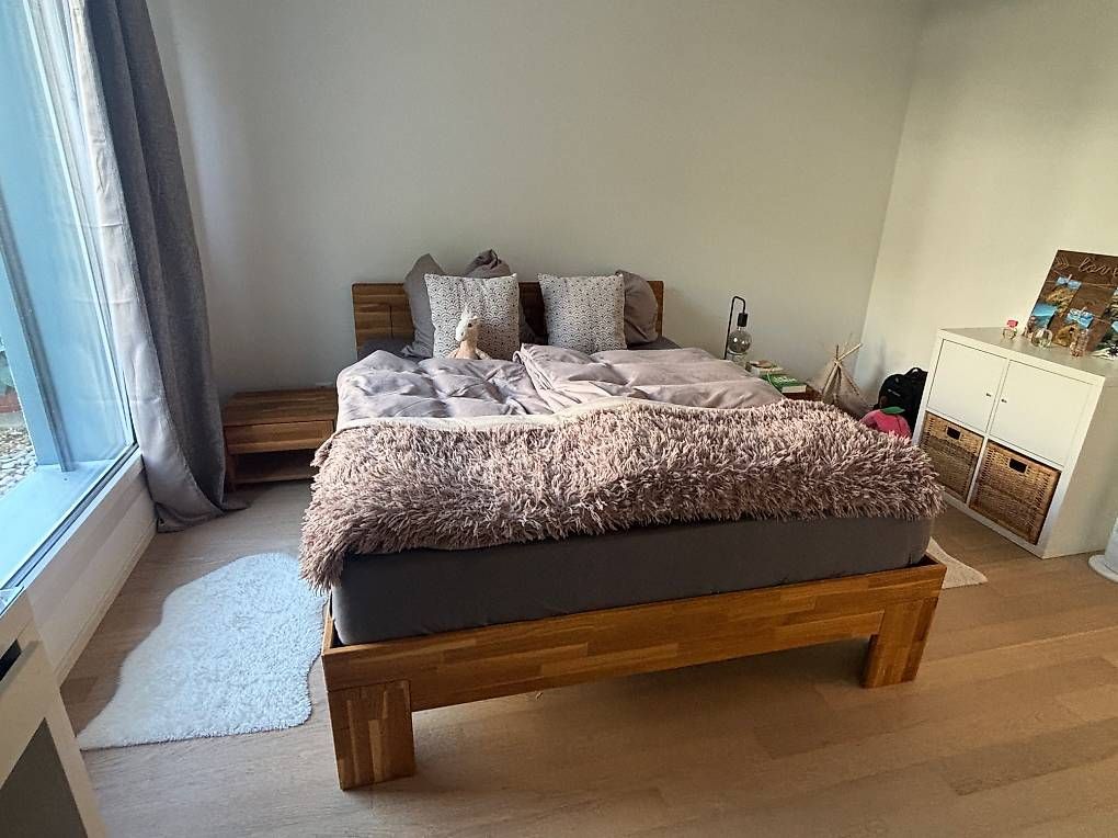 Betten: Bett Echtholz 160cm x 200cm – Gebraucht aus Laufenburg von tam_xbg7 1