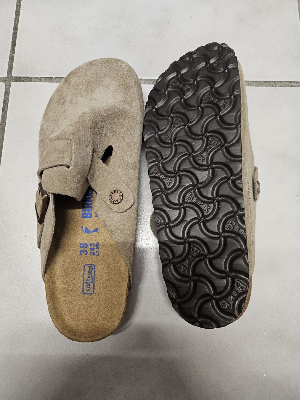 Birkenstock Scarpe da uomo: Birkenstock Boston -  Taupe - EU 38  – Nuovo (secondo la descrizione) da Lostallo venduto da OwiMarket 4