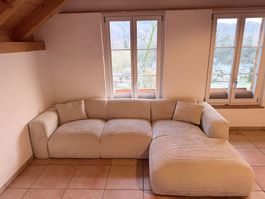 Gemütliches Ecksofa in beige, Cord