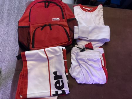 Rucksack und Trikot, Stülpen Hosen Set rot/weiss