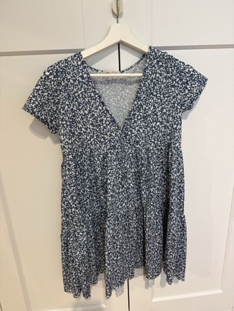 PULL&BEAR Kleid blau weiss geblümt XS