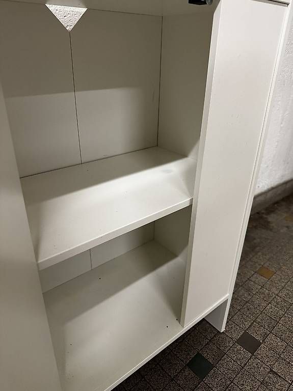 Armadi: Weisser Wandschrank / Hängeschrank mit Klappe – Usato da Zürich venduto da NFThyme 2