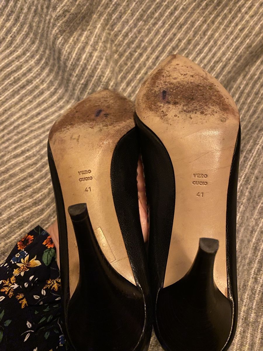 Moschino Damenschuhe: Escarpins Moschino cuir 41 – Gebraucht aus Geneve von Monthoux13 2