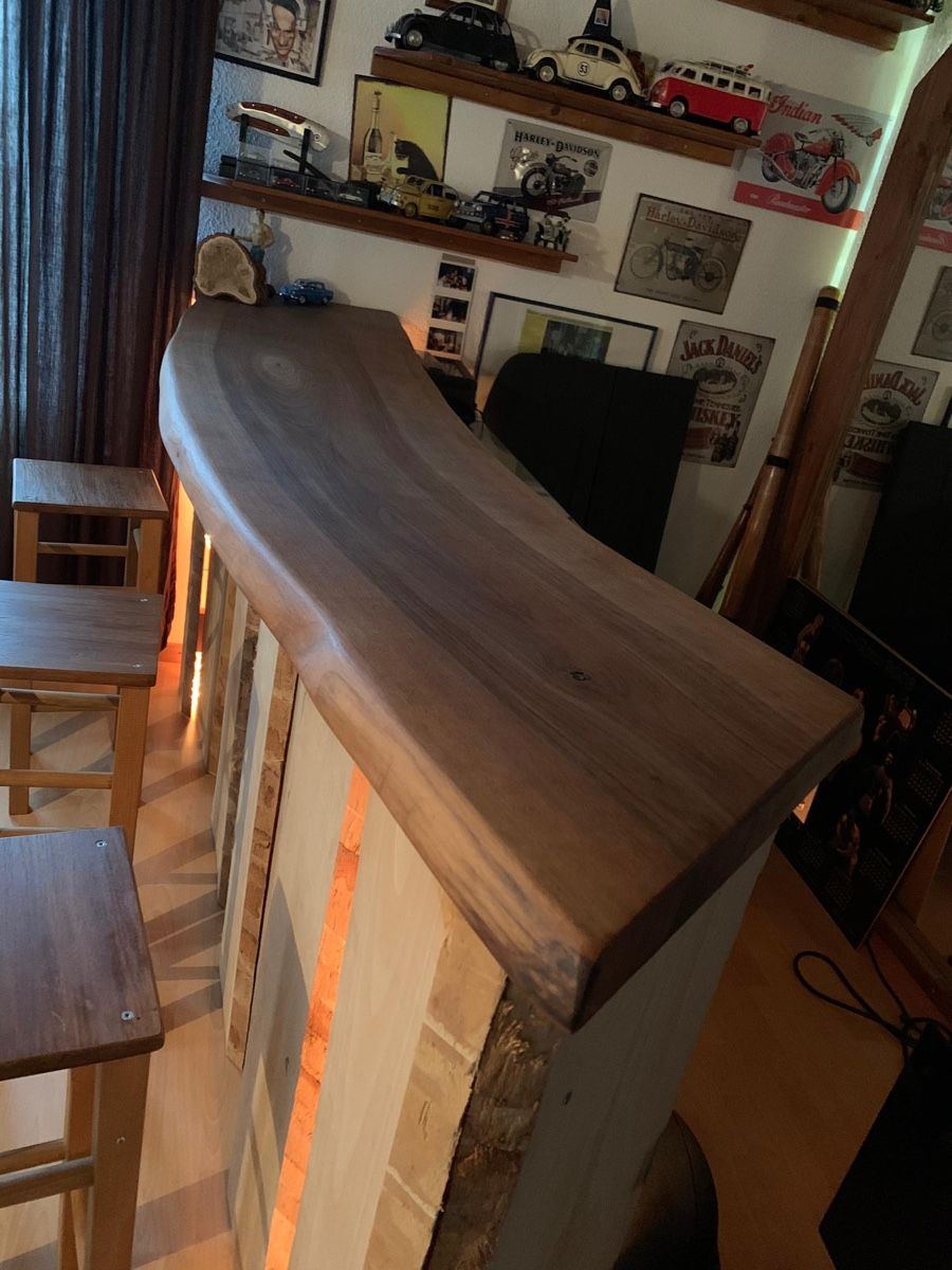 Equipement de magasin & Foires: Holzbar mit Deckplatte aus Nussbaumholz – D'occasion à Amriswil par Ka_Sc 1