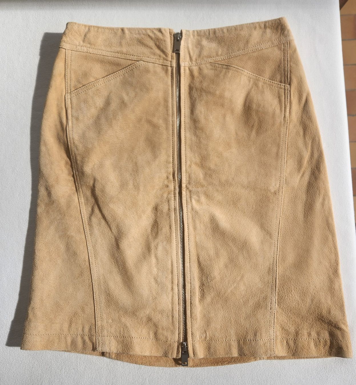 Mango Röcke: Jupe en véritable daim Mango beige fermeture éclair taille S – Neu (gemäss Beschreibung) aus Neuchâtel von Virg30