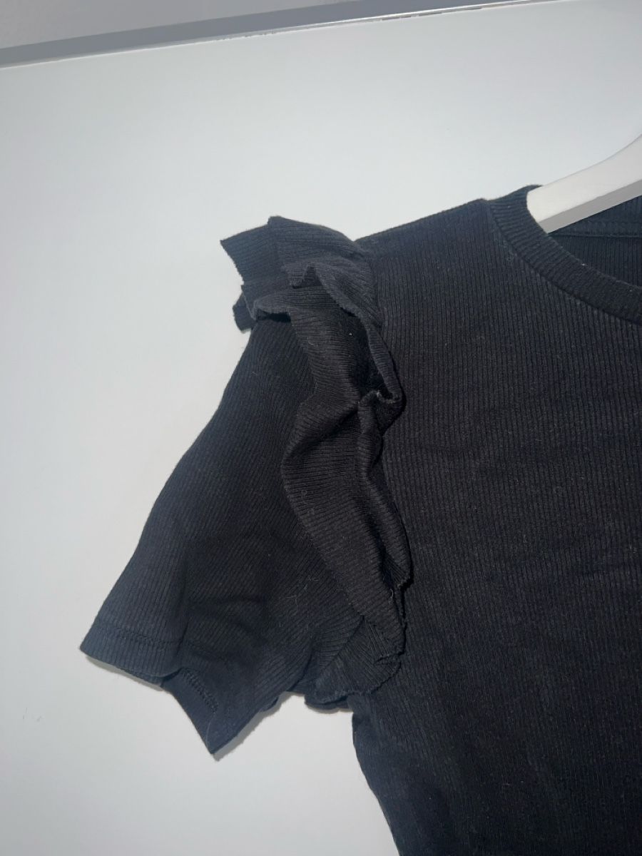 Zara Tops: Schwarzer Zara Body mit Rüschenärmeln! – Gebraucht aus Luzern von Whateverr 1