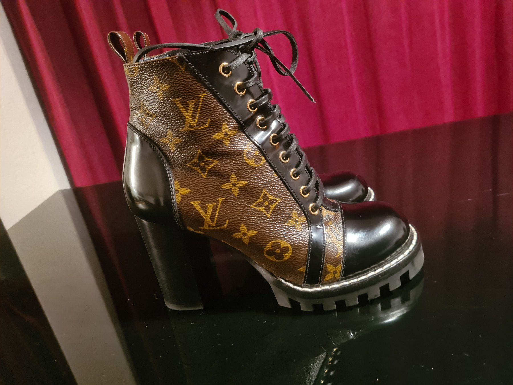 Louis Vuitton Scarpe da donna: Louis Vouitton Star Trail Ancle Boot Gr 38,5 – Usato da Kloten venduto da Kri23 5
